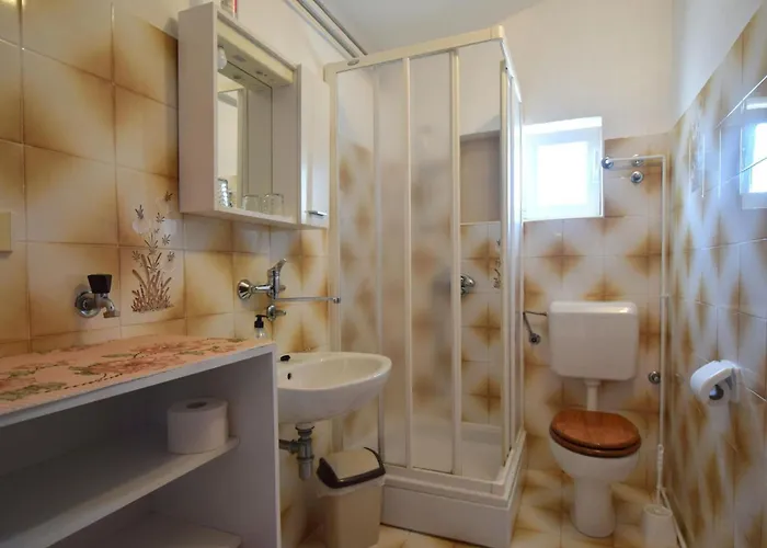 Slunjski Mit Balkon By Interhome דירה נייביצה