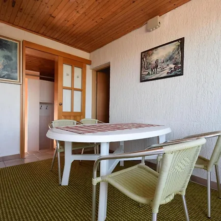 Slunjski Mit Balkon By Interhome Apartman Njivice