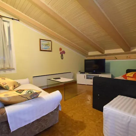 Slunjski Mit Balkon By Interhome