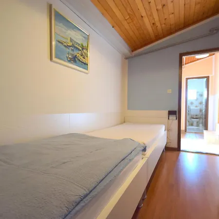 Daire Slunjski Mit Balkon By Interhome *