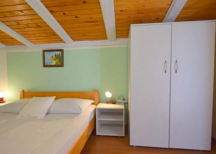 Slunjski Mit Balkon By Interhome Apartman