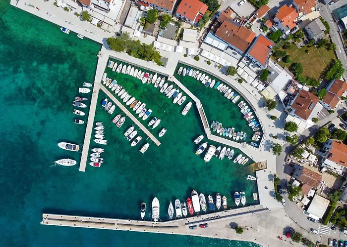 Slunjski Mit Balkon By Interhome Apartman Njivice